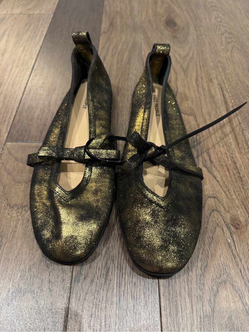NEW Free People Mania Bow Flats in the "Bronze Age” - Picture 3 of 4